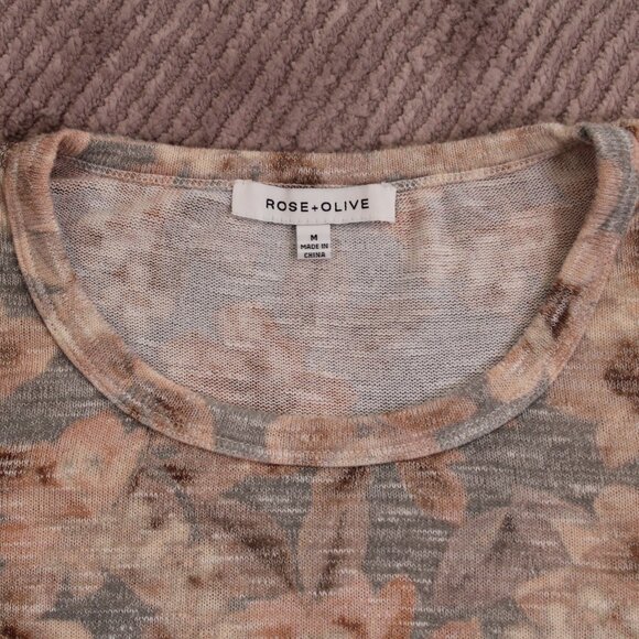 Rose + Olive Womens Top Size Medium Pink & Gray Floral Back Buttons 3/4 Sleeve - Picture 8 of 12